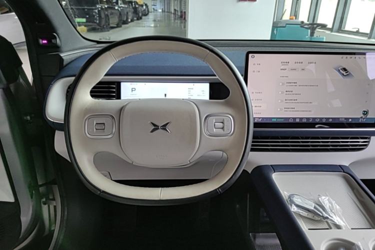 Used XPeng G6 2023 580 Long-Range Max Steering Wheel