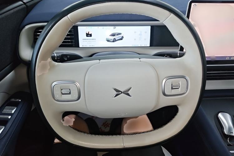 Used XPeng G6 2023 580 Long-Range Max Steering Wheel