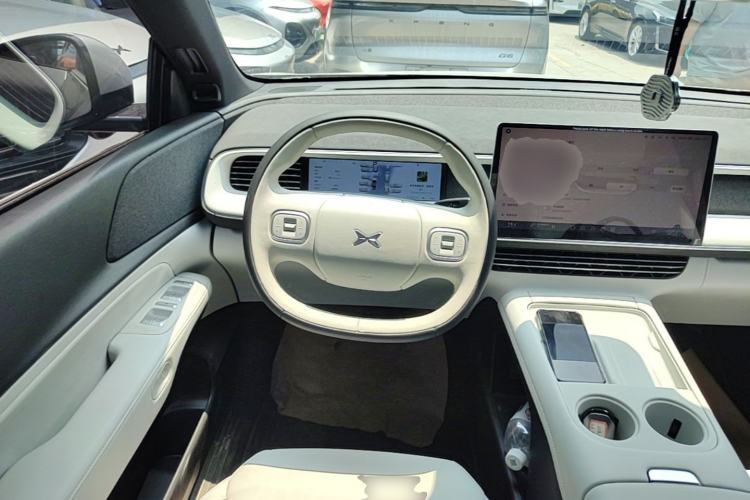 Used XPeng G6 2023 755 Ultra-Long Range Max Steering Wheel