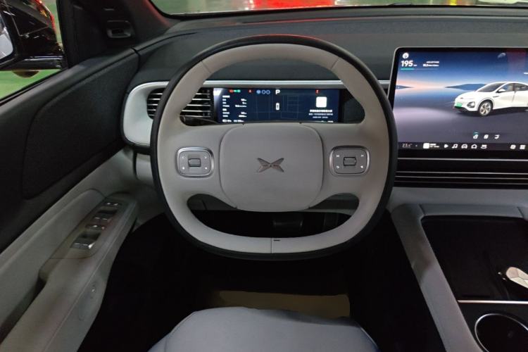 Used XPeng G6 2023 580 Long-Range Max Steering Wheel