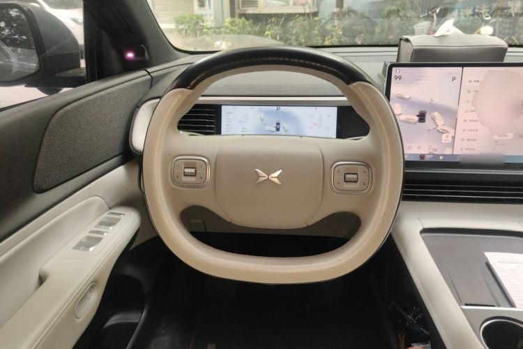 Used XPeng G6 2023 580 Long-Range Max Steering Wheel