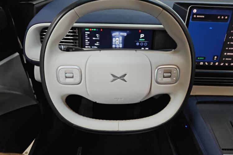 Used XPeng G6 2023 580 Long-Range Max Steering Wheel