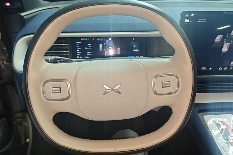 Used XPeng G6 2023 755 Ultra-Long Range Max Steering Wheel