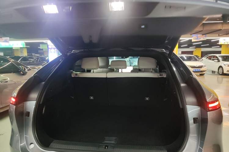 Used XPeng G6 2023 580 Long-Range Pro Trunk