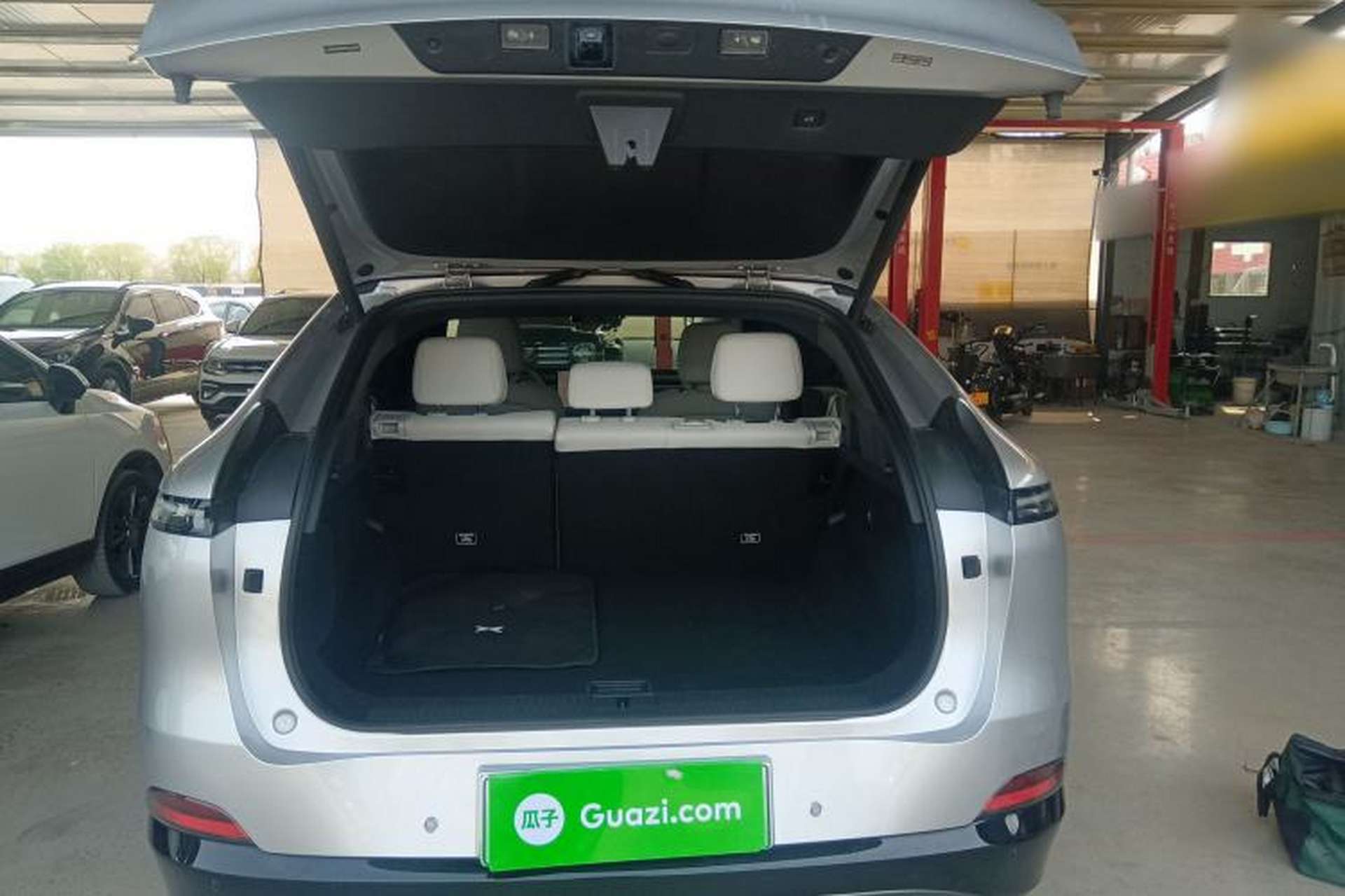 Used XPeng G6 2023 580 Long-Range Pro Trunk