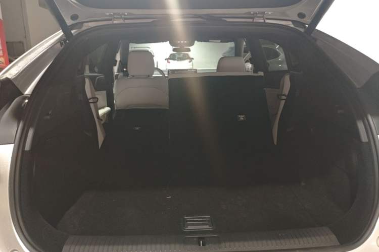 Used XPeng G6 2023 580 Long-Range Pro Trunk