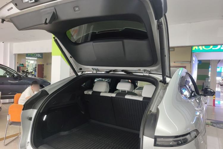 Used XPeng G6 2023 755 Ultra-Long Range Max Trunk