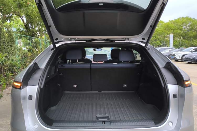 Used XPeng G6 2023 755 Ultra-Long Range Pro Trunk