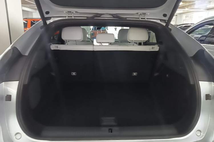 Used XPeng G6 2023 755 Ultra-Long Range Max Trunk