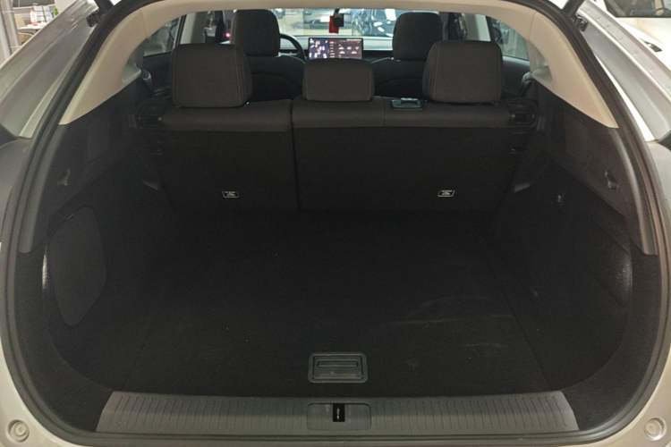 Used XPeng G6 2023 580 Long-Range Pro Trunk