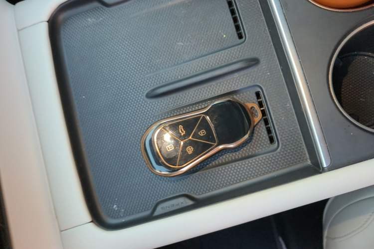 Used XPeng G6 2023 755 Ultra-Long Range Max Vehicle Key