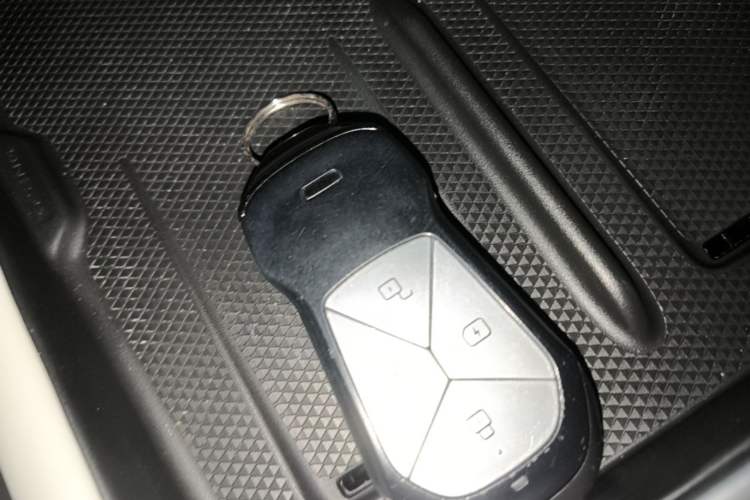 Used XPeng G6 2023 580 Long-Range Pro Vehicle Key
