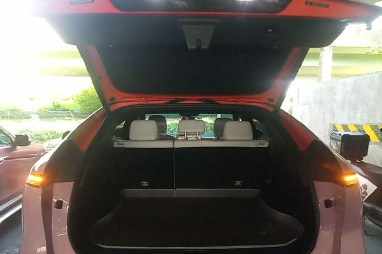 Used XPeng G6 2023 755 Ultra-Long Range Max Trunk