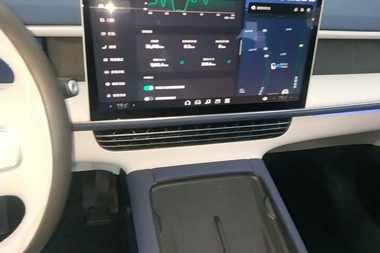 Used XPeng G6 2023 580 Long-Range Max Audio And AC Panel