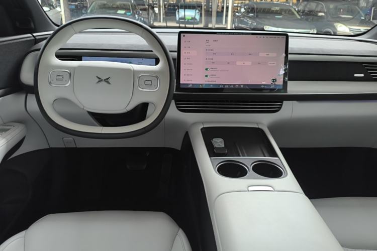 Used XPeng G6 2023 580 Long-Range Pro Center Console
