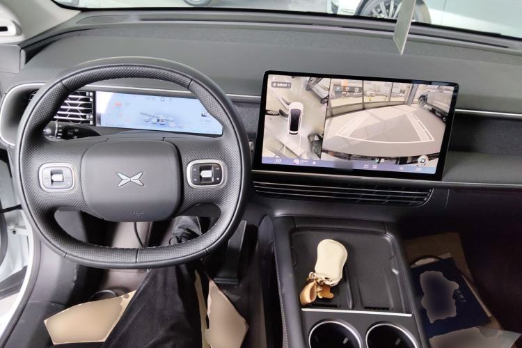 Used XPeng G6 2023 580 Long-Range Pro Center Console