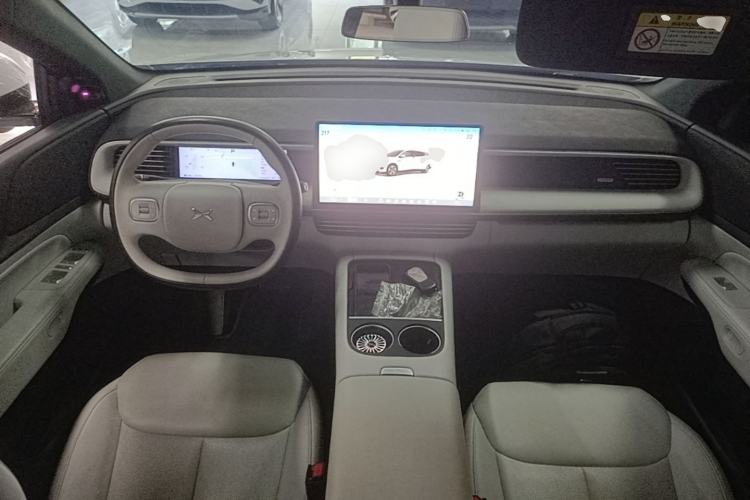 Used XPeng G6 2023 580 Long-Range Max Center Console