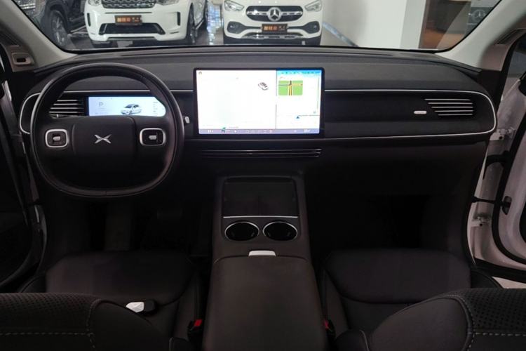 Used XPeng G6 2023 580 Long-Range Pro Center Console