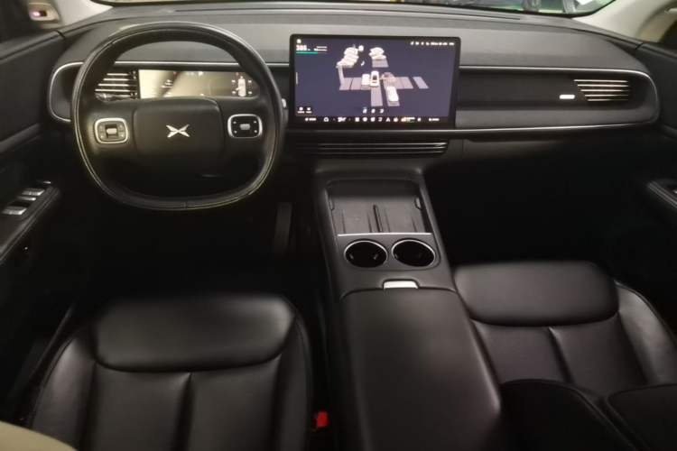Used XPeng G6 2023 580 Long-Range Pro Center Console