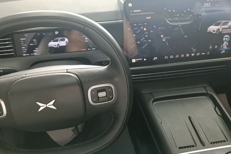 Used XPeng G6 2023 580 Long-Range Max Center Console