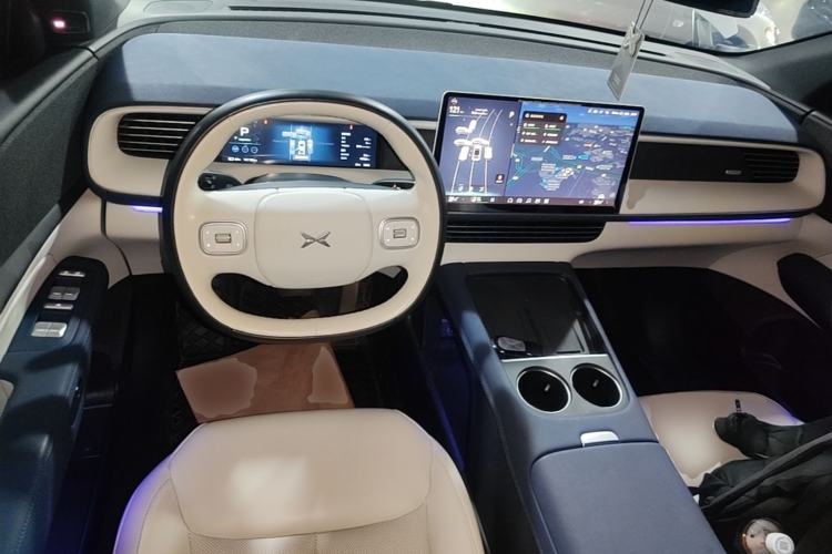 Used XPeng G6 2023 580 Long-Range Pro Center Console
