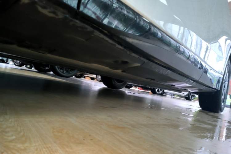 Used XPeng G6 2023 580 Long-Range Max Chassis Front Left