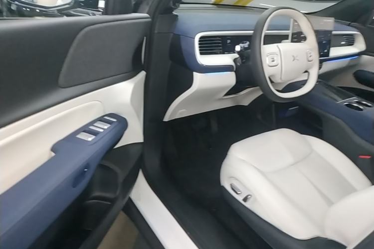 Used XPeng G6 2023 580 Long-Range Max Driver Seat