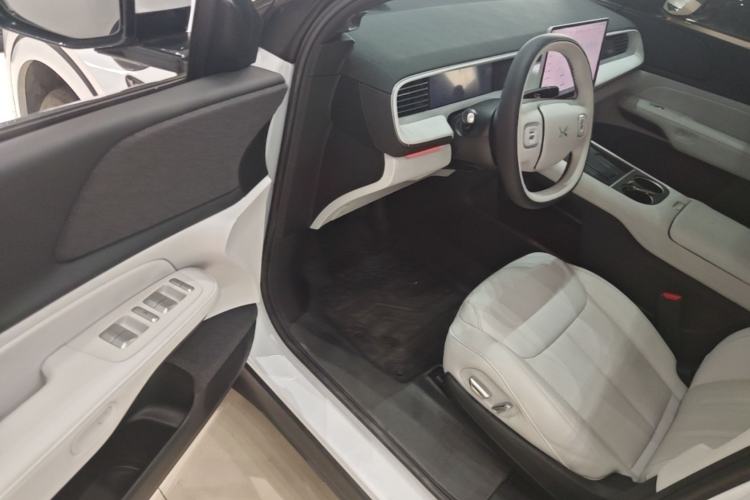 Used XPeng G6 2023 580 Long-Range Max Driver Seat