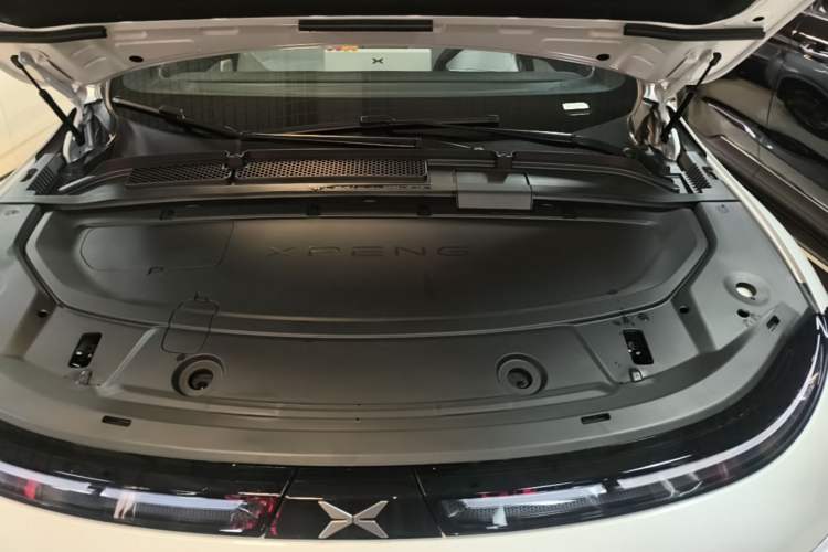 Used XPeng G6 2023 580 Long-Range Pro Engine Bay