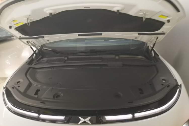 Used XPeng G6 2023 755 Ultra-Long Range Pro Engine Bay