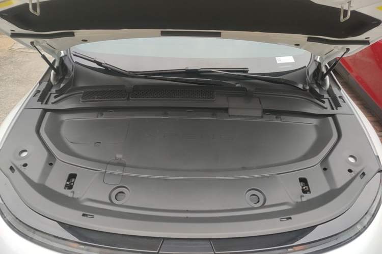 Used XPeng G6 2023 580 Long-Range Pro Engine Bay