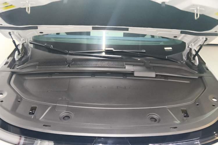 Used XPeng G6 2023 580 Long-Range Pro Engine Bay