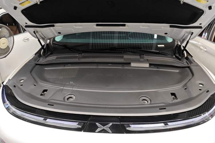 Used XPeng G6 2023 580 Long-Range Pro Engine Bay