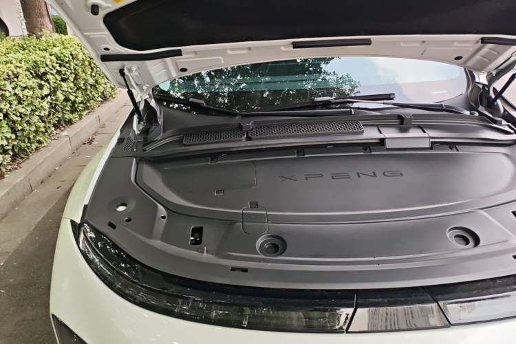 Used XPeng G6 2023 580 Long-Range Pro Engine Bay Right