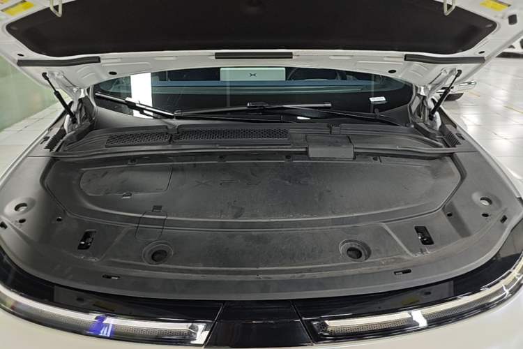 Used XPeng G6 2023 580 Long-Range Max Engine Bay