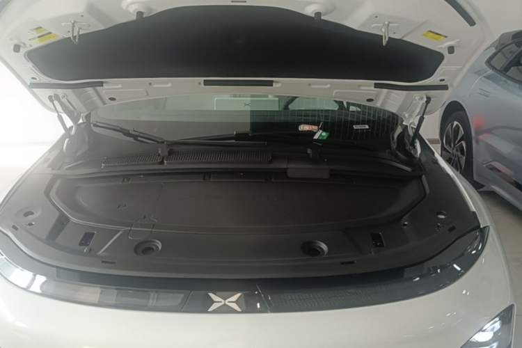 Used XPeng G6 2023 580 Long-Range Pro Engine Bay