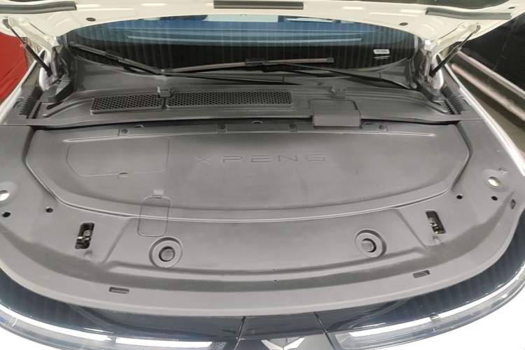 Used XPeng G6 2023 580 Long-Range Pro Engine Bay