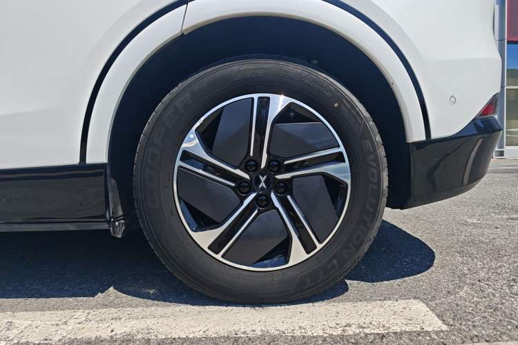 Used XPeng G6 2023 755 Ultra-Long Range Max Exterior 4