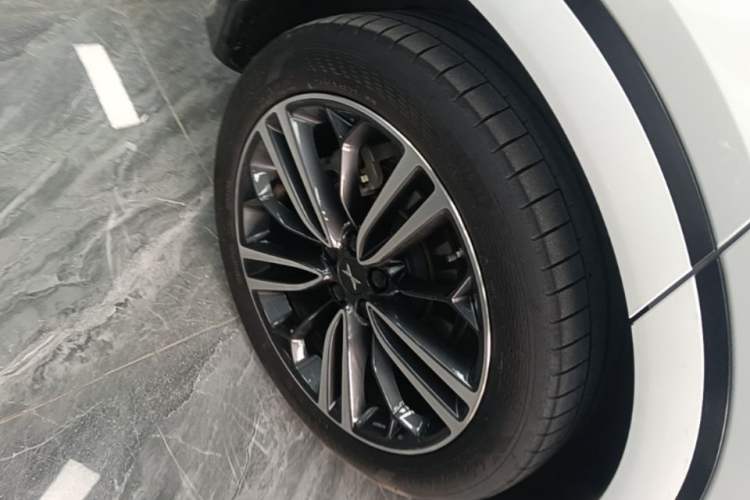 Used XPeng G6 2023 580 Long-Range Max Exterior 5