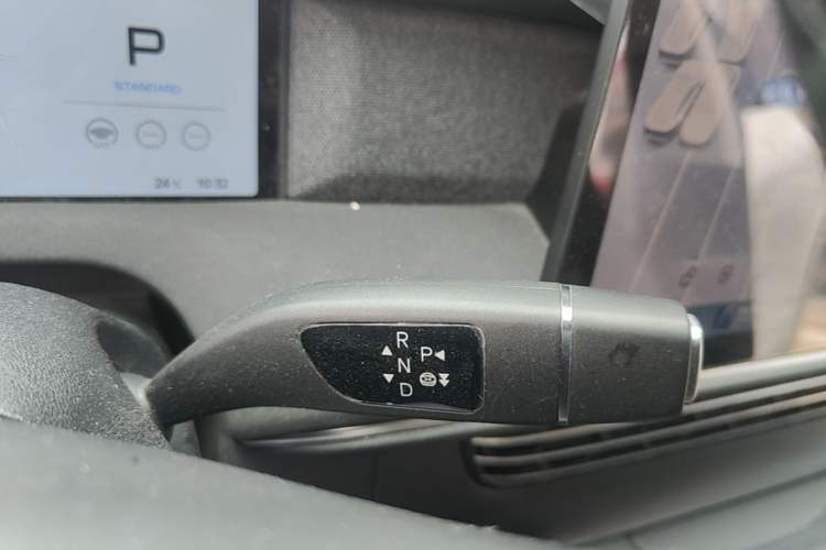 Used XPeng G6 2023 580 Long-Range Pro Gear Lever