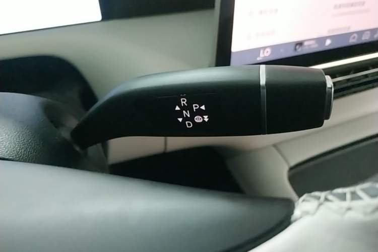 Used XPeng G6 2023 580 Long-Range Pro Gear Lever