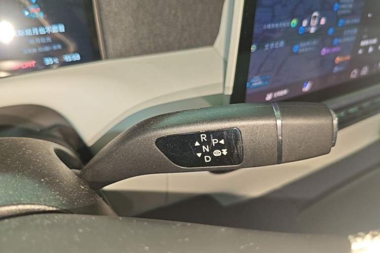 Used XPeng G6 2023 580 Long-Range Pro Gear Lever