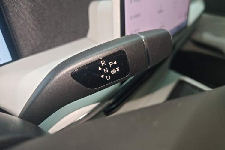 Used XPeng G6 2023 580 Long-Range Max Gear Lever