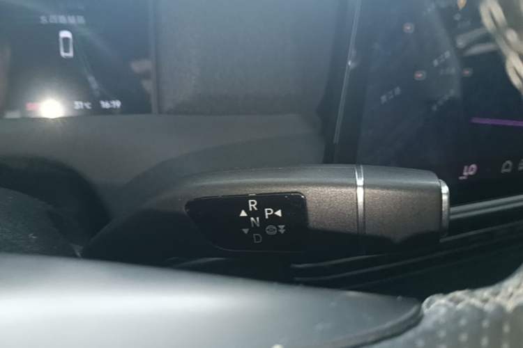 Used XPeng G6 2023 580 Long-Range Max Gear Lever