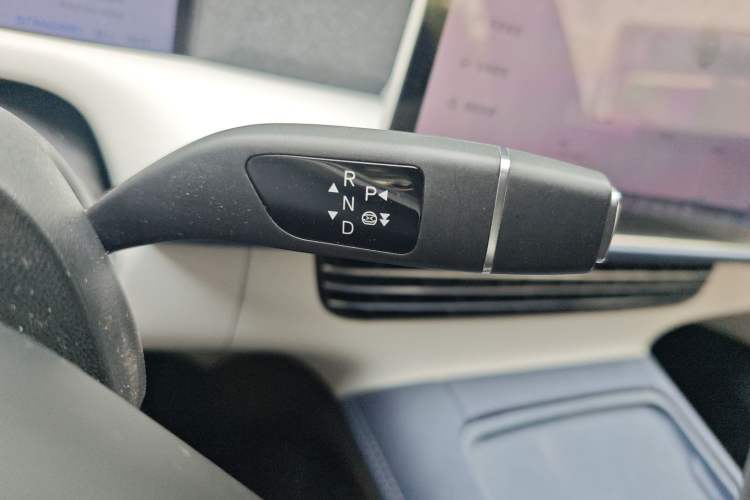 Used XPeng G6 2023 755 Ultra-Long Range Pro Gear Lever