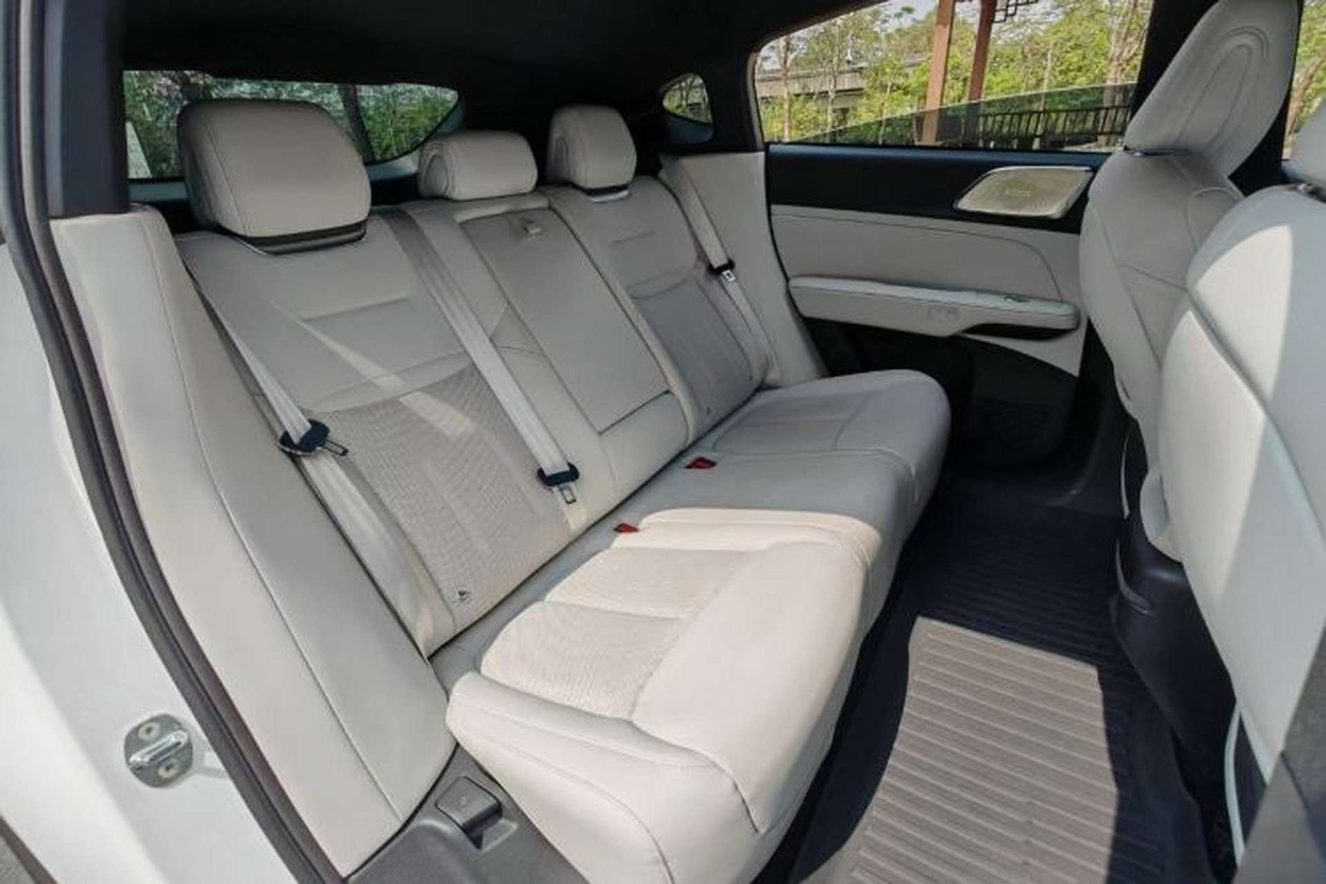Used XPeng G6 2023 580 Long-Range Pro Interior 4