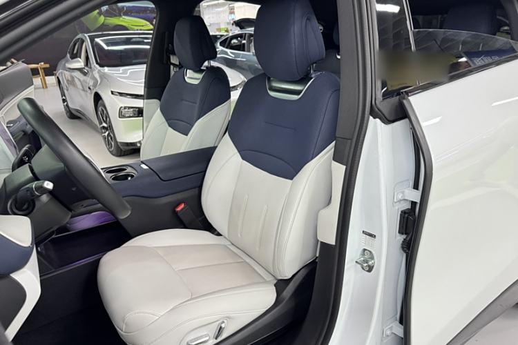 Used XPeng G6 2023 580 Long-Range Max Interior 5