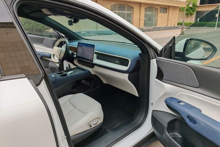 Used XPeng G6 2023 580 Long-Range Max Interior 6