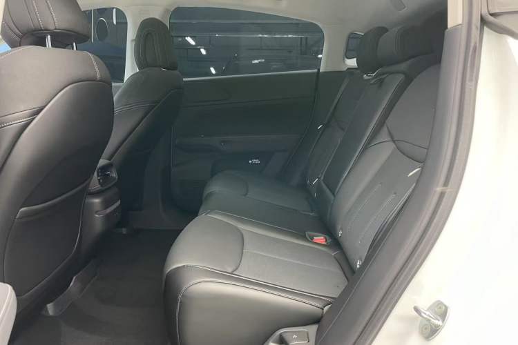 Used XPeng G6 2023 580 Long-Range Max Interior 7