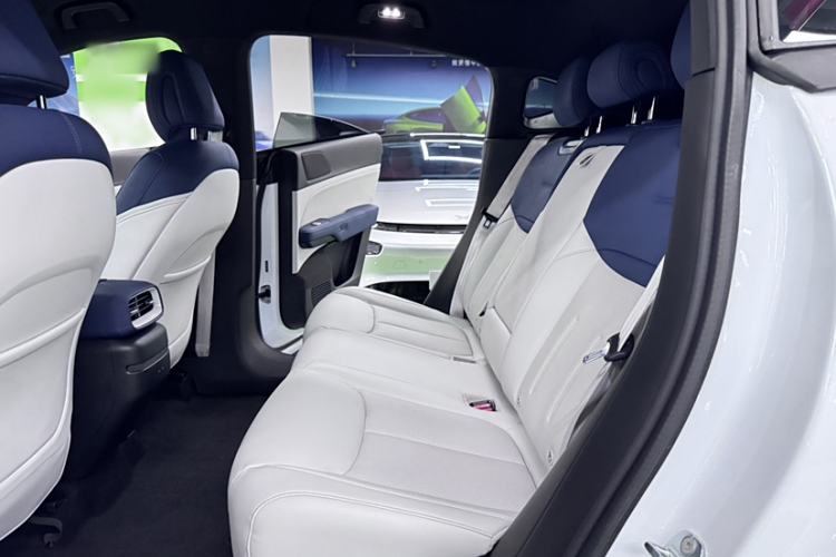 Used XPeng G6 2023 580 Long-Range Max Interior 8